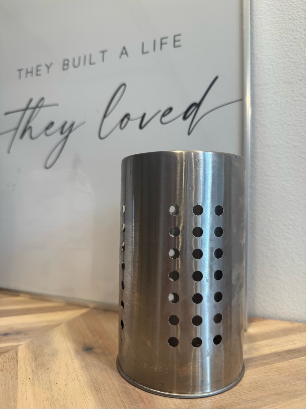 ❤️ $1 CLOSET SALE ! •10/$10 •💋
Stainless Steel Utensil Holder - Picture 4 of 7